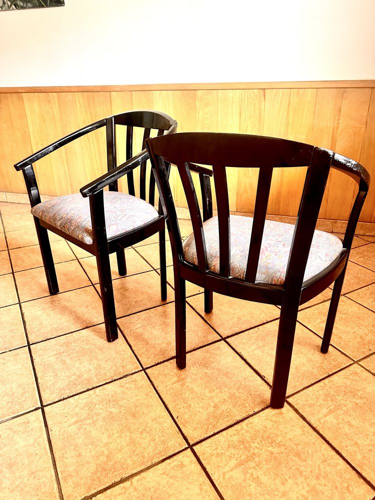 Conjunto de 2 Cadeiras de madeira com estofado