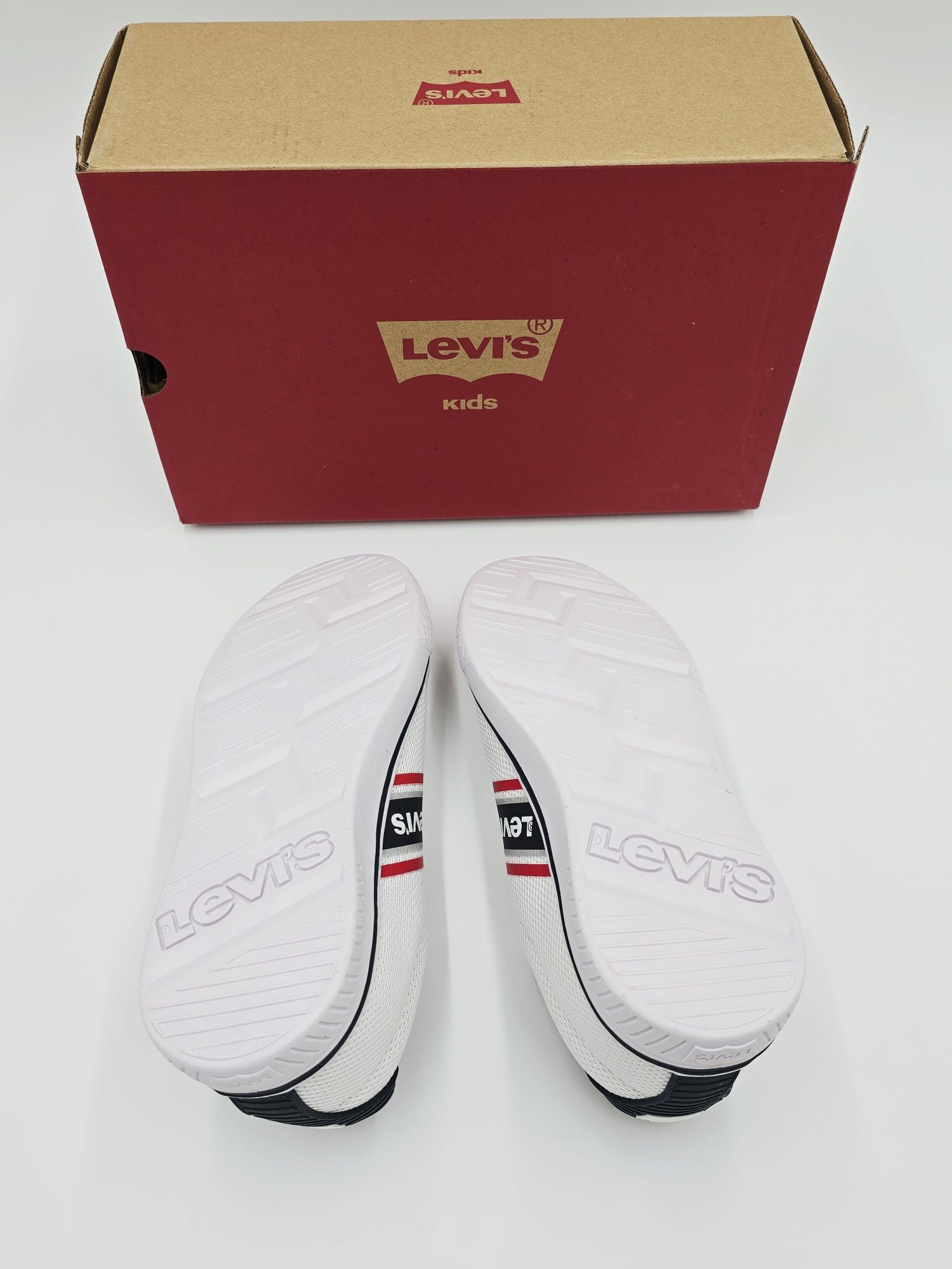 Nowe Levi's Future X r.38