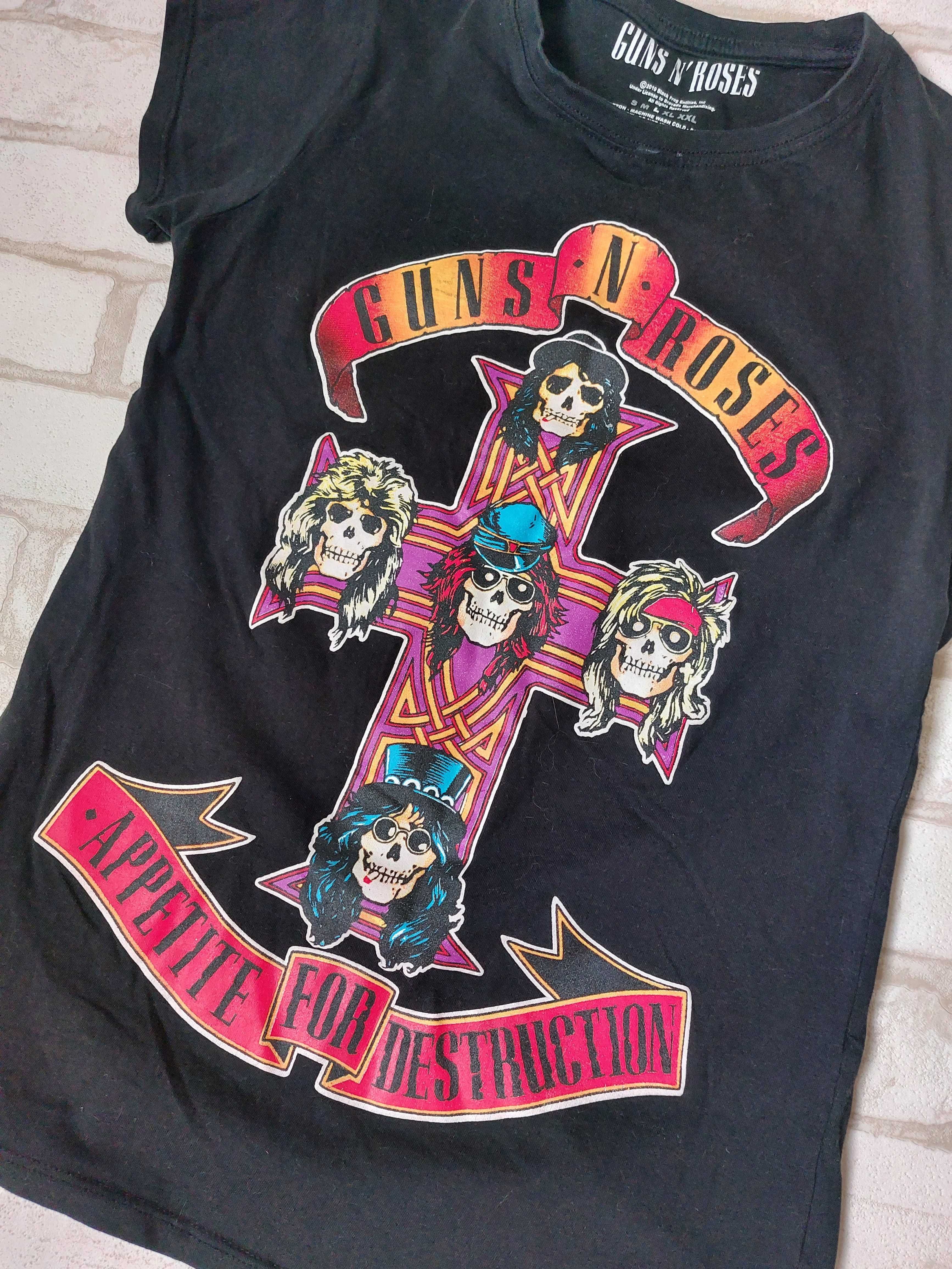 Футболка черная с черепами на кресте Guns n'roses