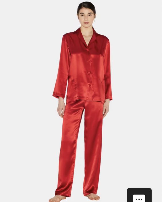 Піжама шовк червона. Жіноча червона піжама з брюками