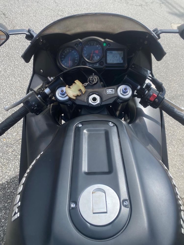Kawasaki Ninja ZX12r com 24000 km