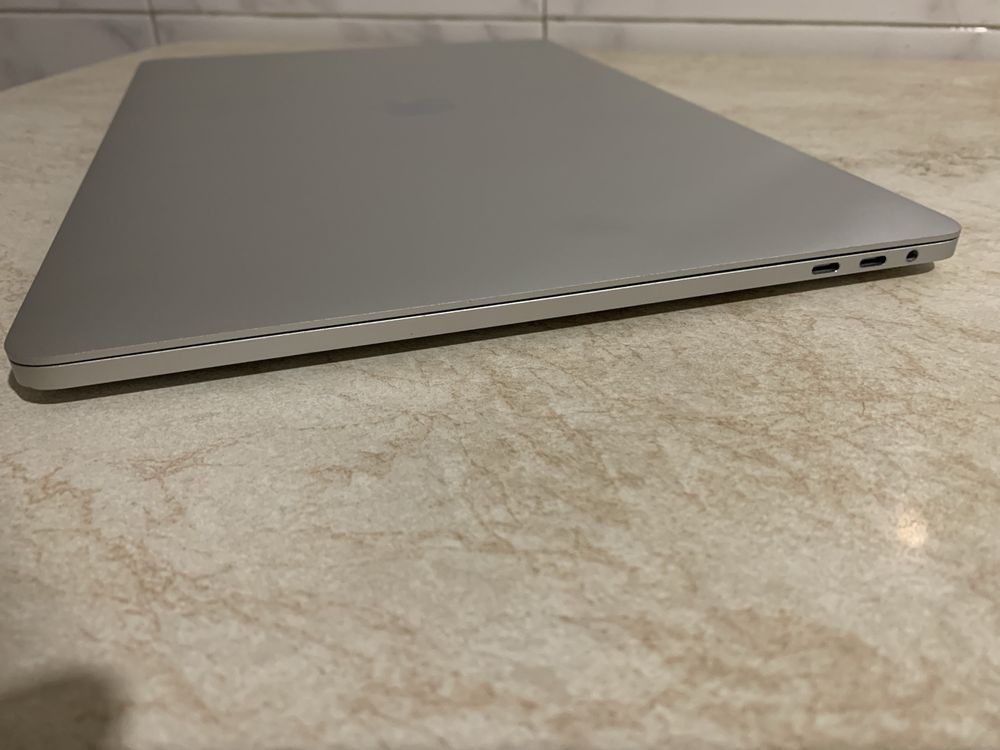 Macbook Pro 15, Touch Bar, 16/512, 2018г