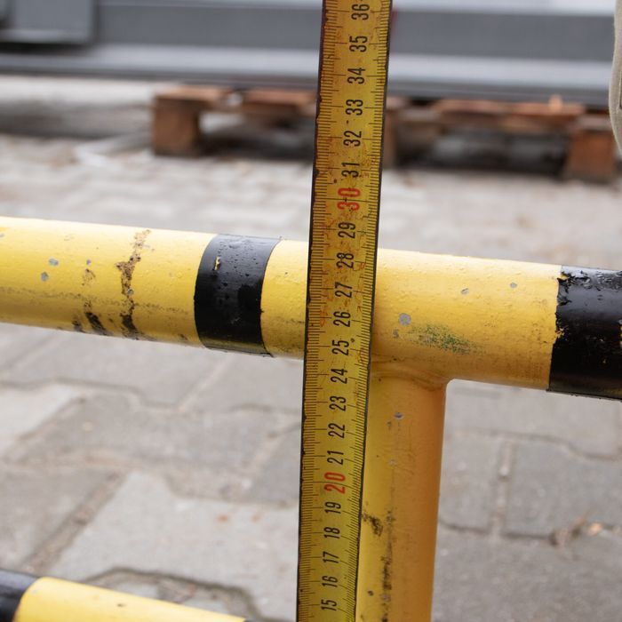 Barierka ochronna stalowa z poprzeczką odbojnica 120 cm żółto-czarna