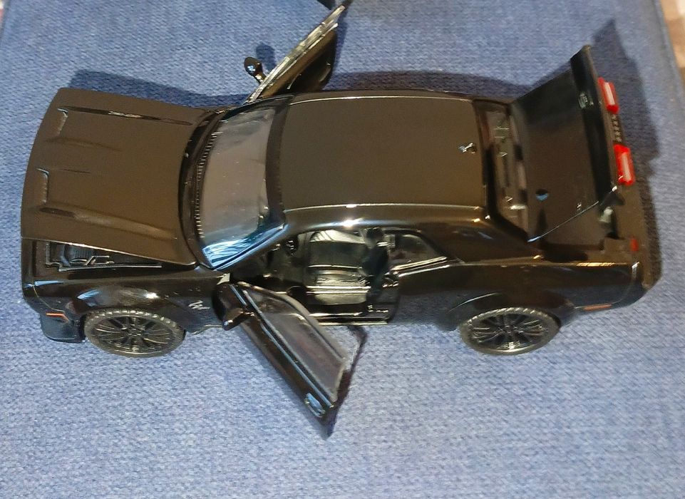 Metalowy model skala 1:32 Dodge CHALLENGER HELLCAT NOWE kolekcjonerski