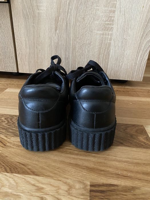 Красовки шкіряні Restime