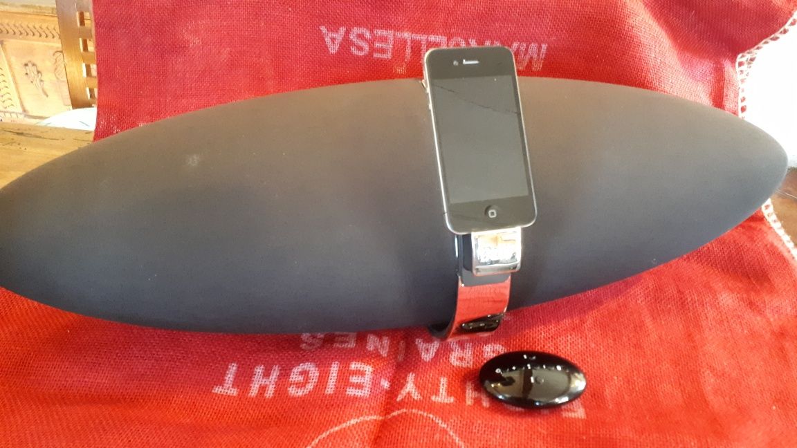 Bowers & Wilkins Zeppelin