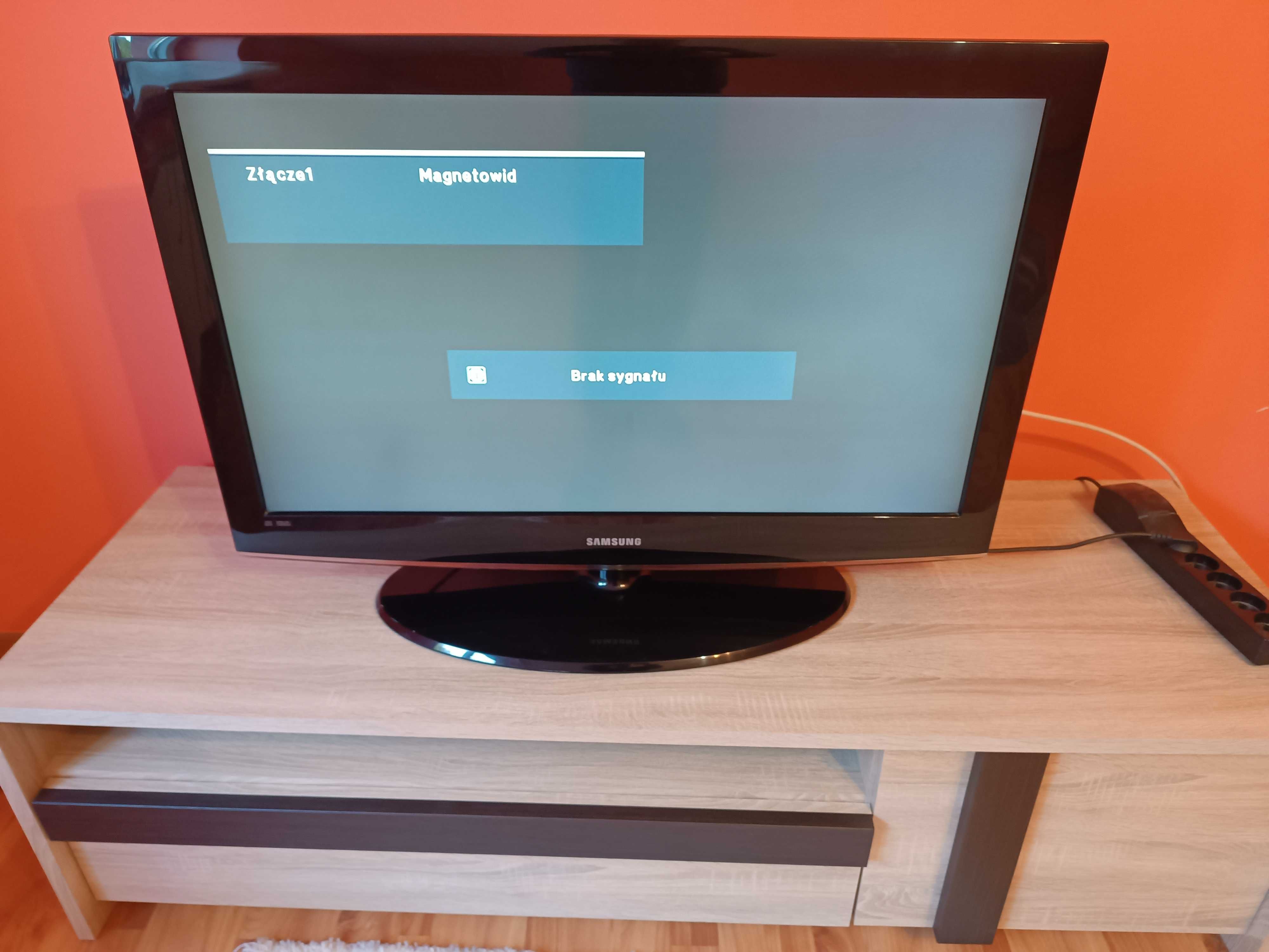 Monitor LG 17 '' w dobrym stanie i atrakcyjnej cenie.