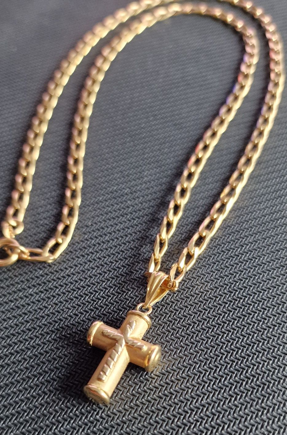 Fio em Ouro Com Cruz 19.2 Quilates