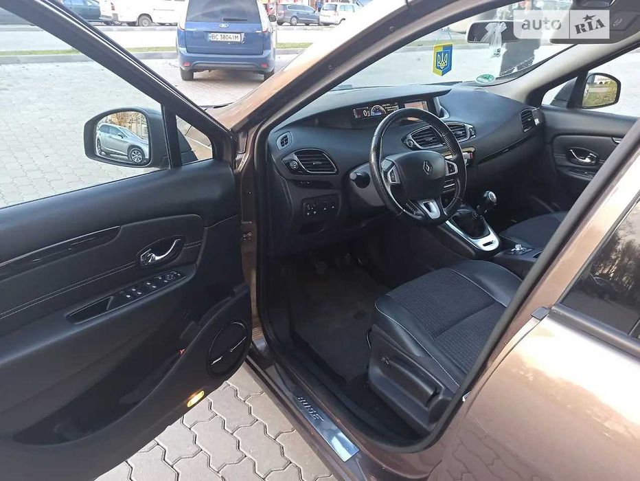 Продам Renault Scenic 2012 (BOSE комплектація)