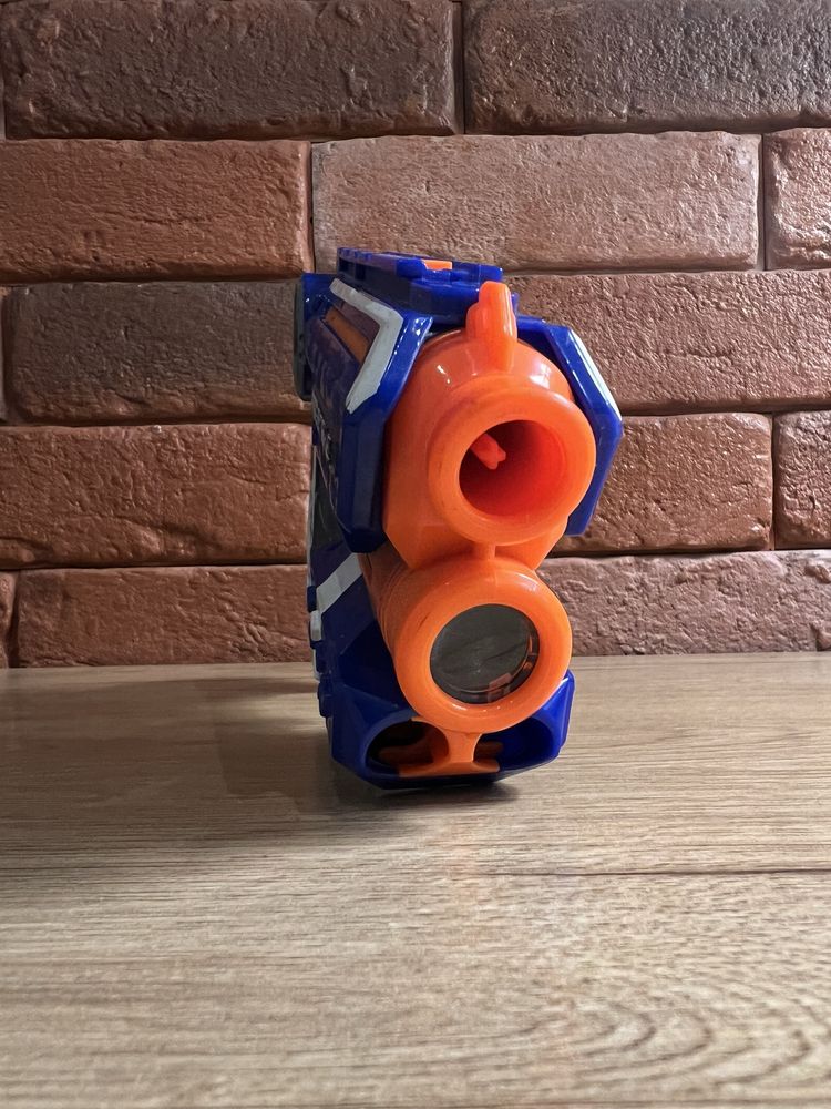 Pistolet pneumatyczny NERF model FIRESTRIKE
