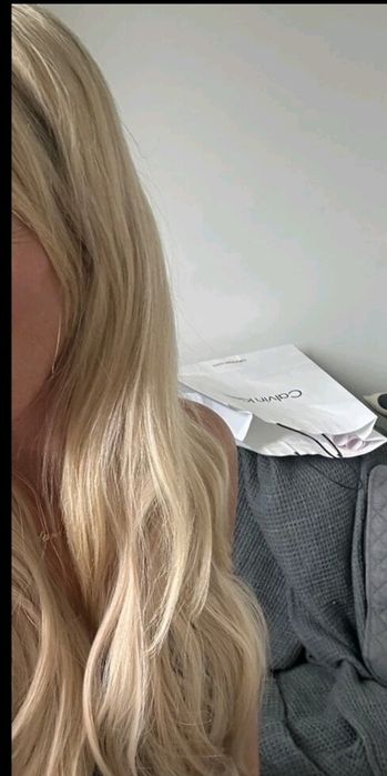 Wlosy na  gumce syntetyczne  zloto