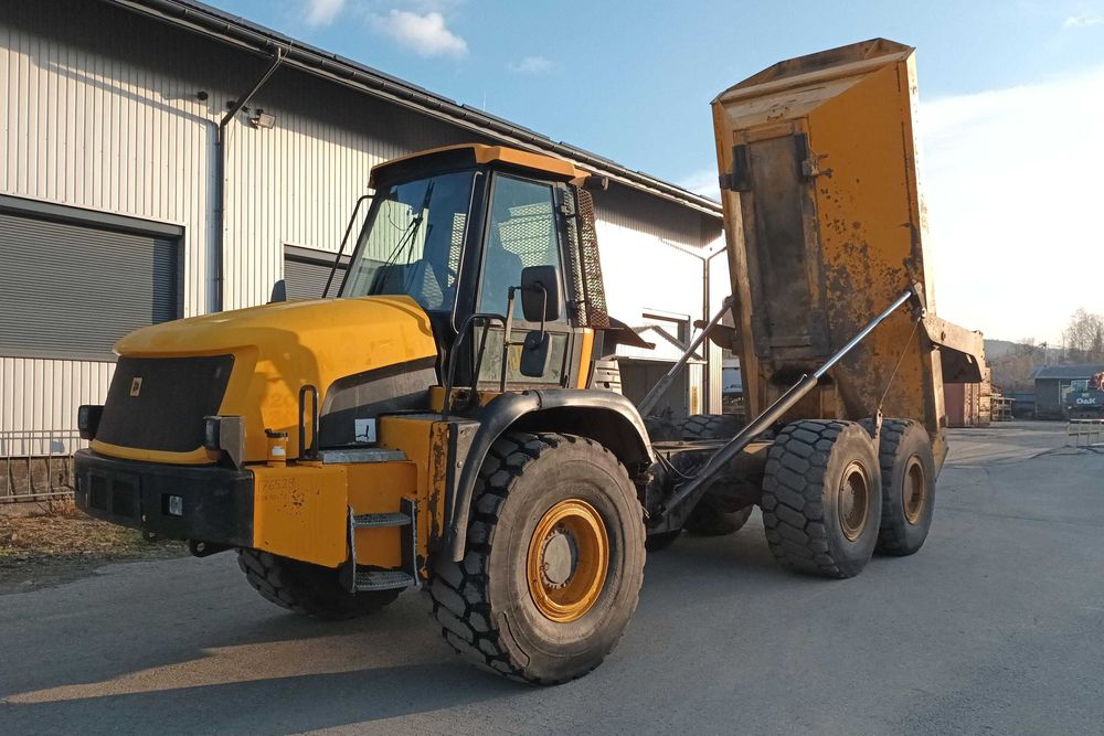 Wozidło JCB 722. Silnik Cummins. Mosty ZF. Klapa.Ładne opony.Transport