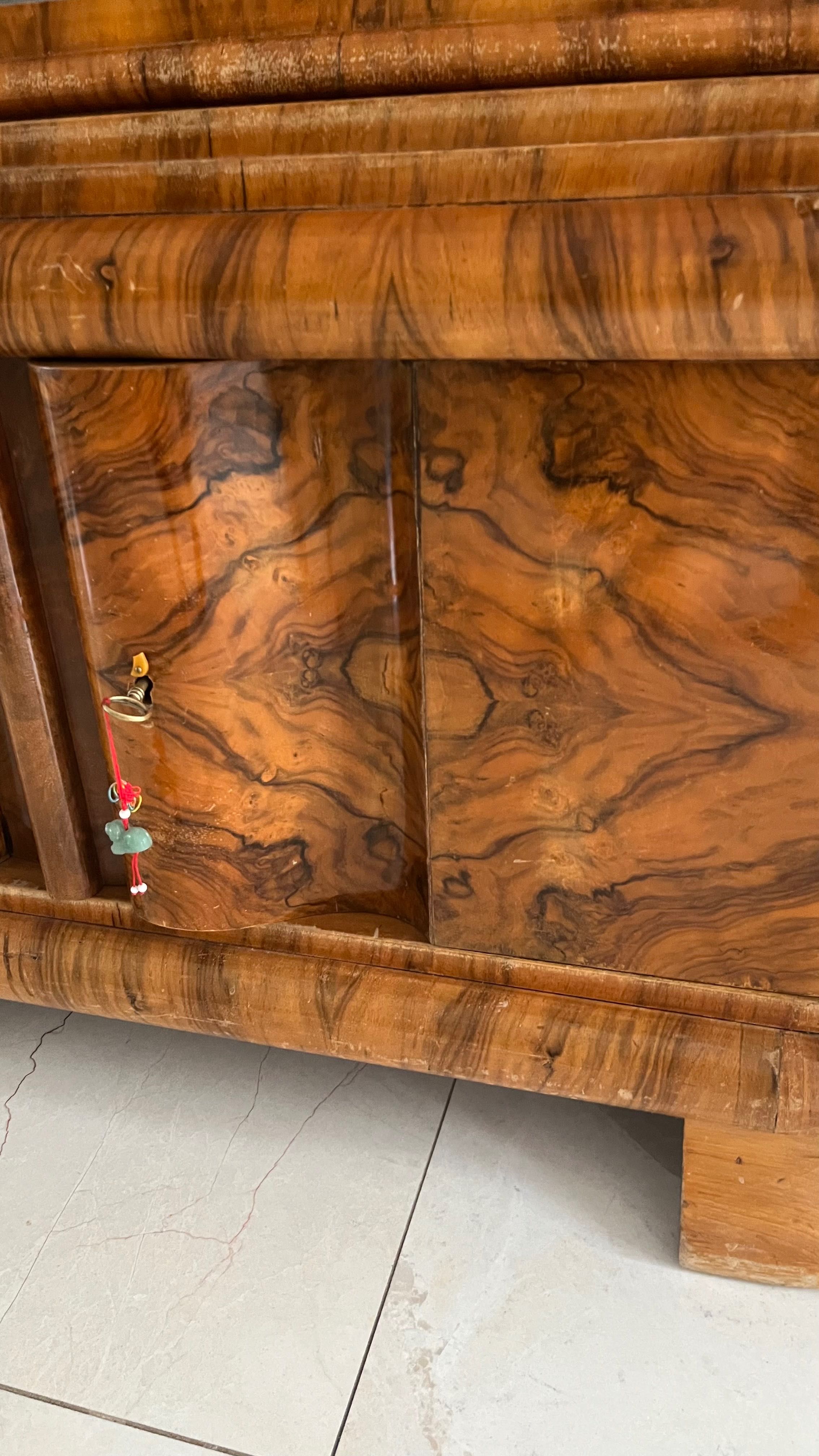 Mała witryna biblioteka komoda szafka politurowana Wiedeńskie art Deco