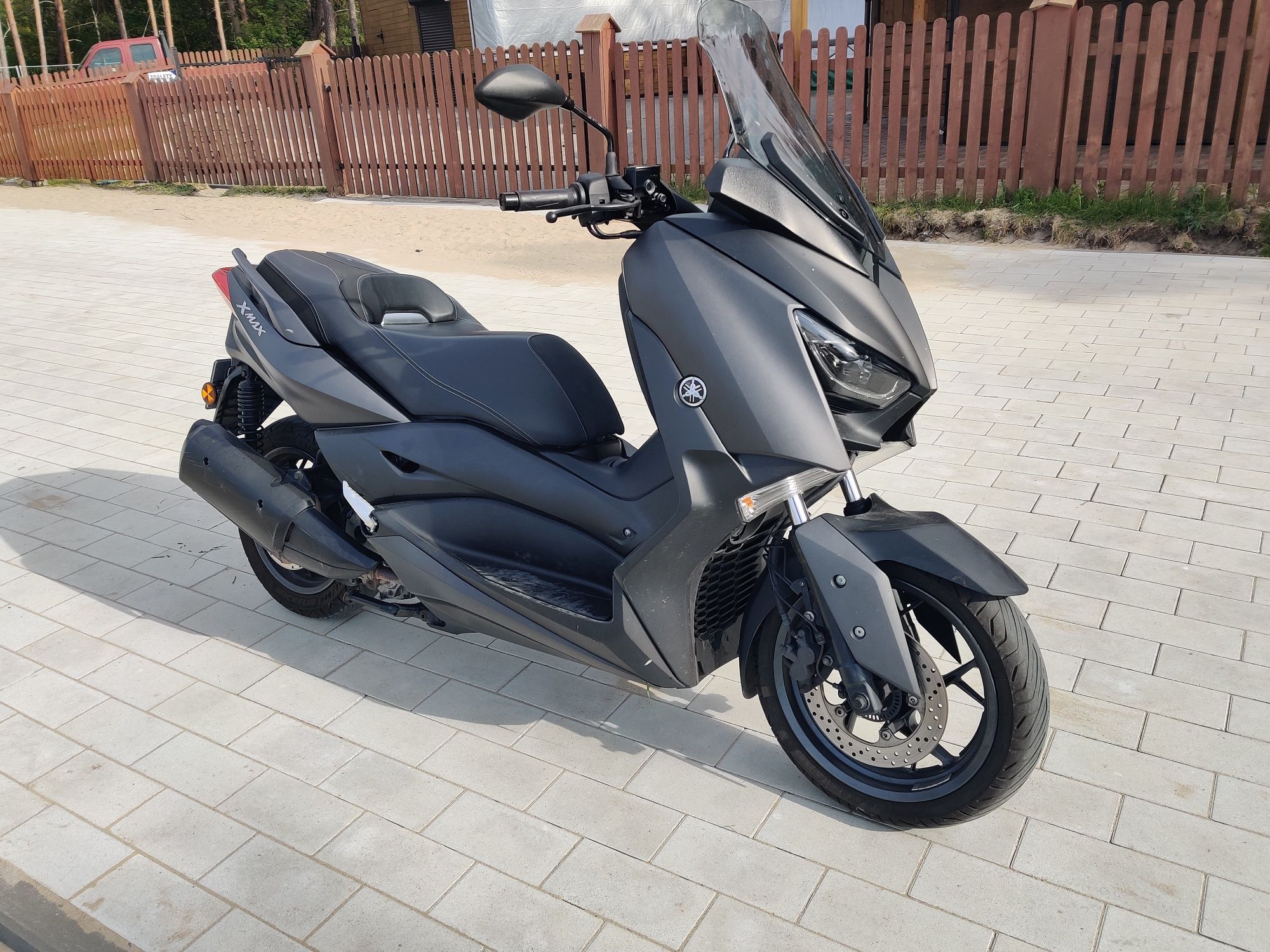 Yamaha x Max 300