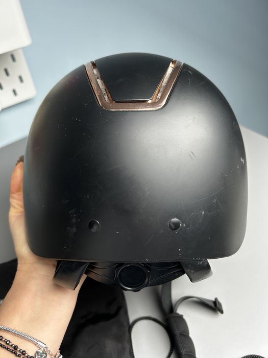 Czarny regulowany kask hkm 55-57cm r.M