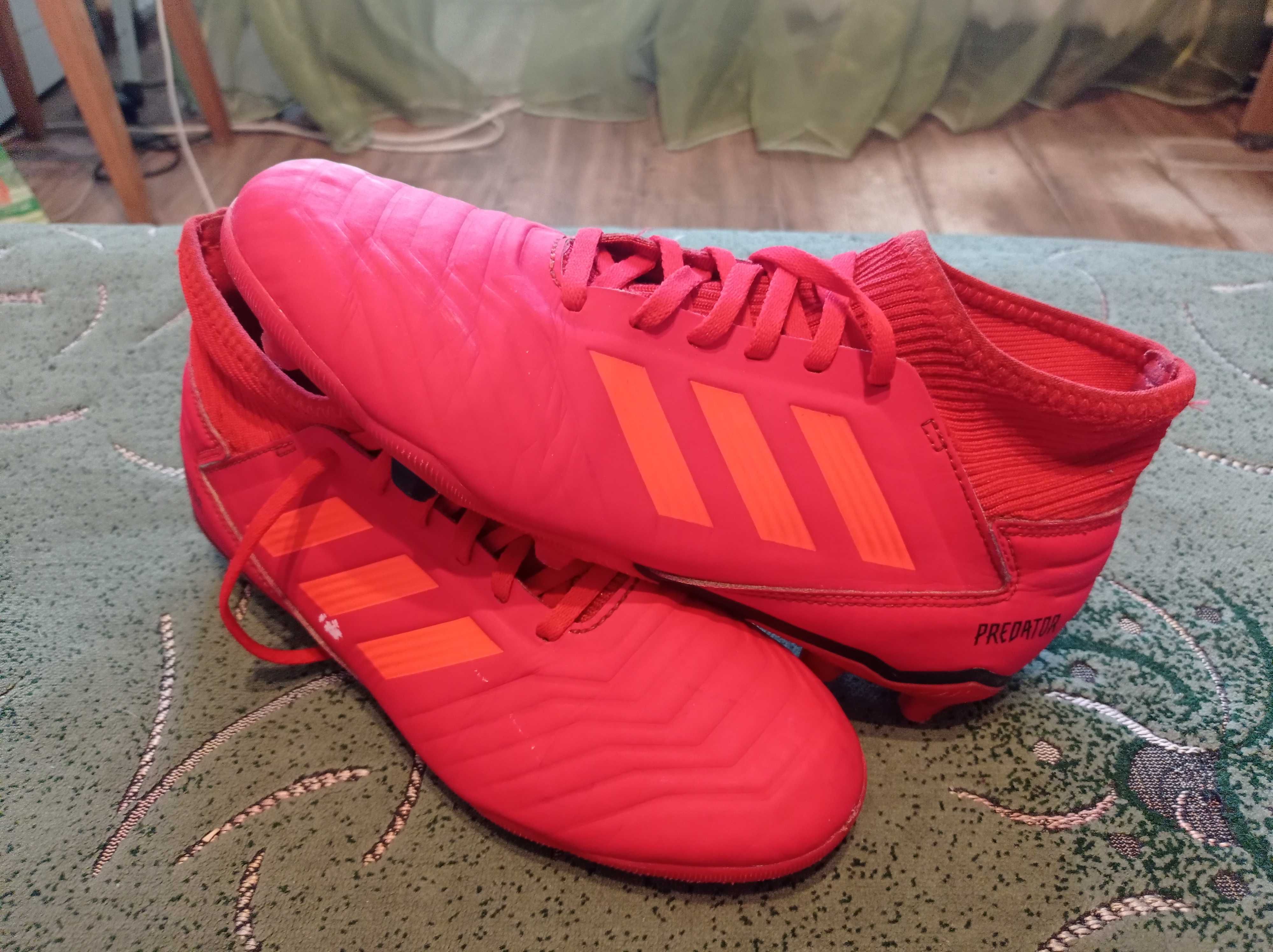 Копочки Adidas Predator (оригинал) фирменные размер-38стелька-24,5см