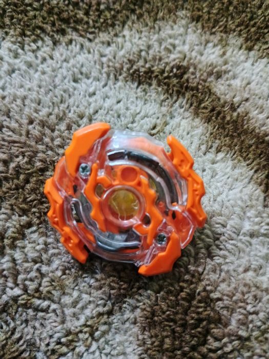 Продам дзиги (бейблейди)