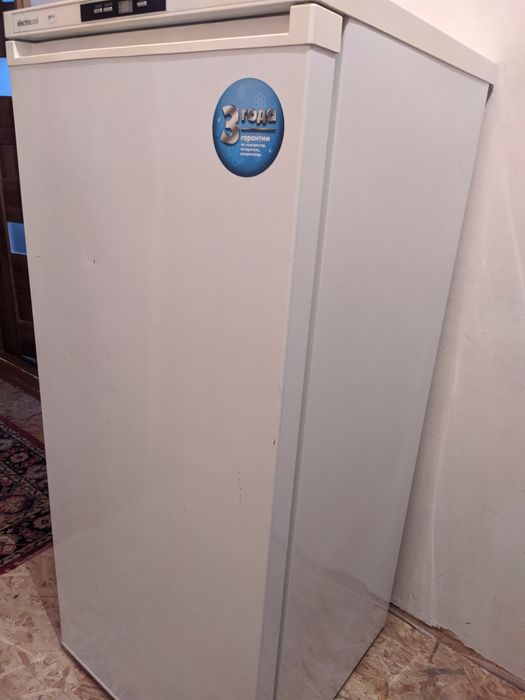 Продам б/в морозильну камеру LG