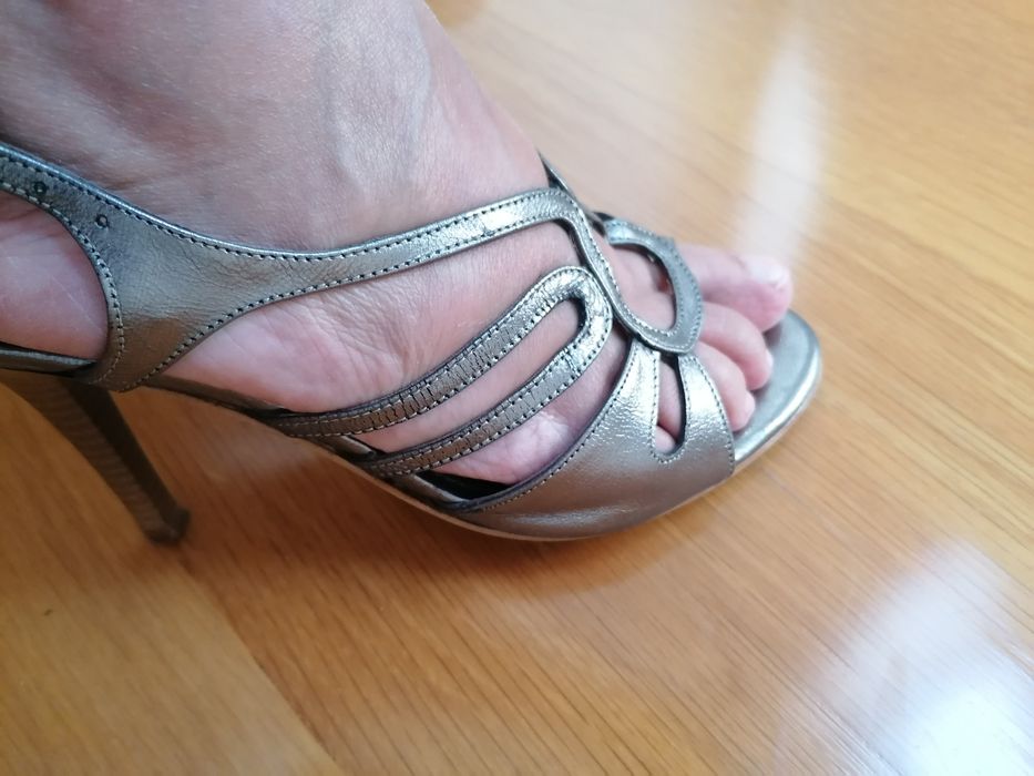 Sandálias 36 em pele