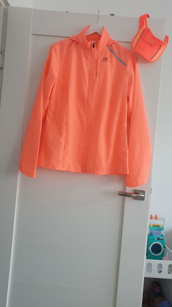 Wiatrówka do biegania plus daszek Decathlon rozmiar XL