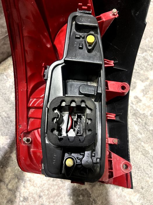 Правий задній ліхтар, задній стоп, Peugeot 308 SW, Пежо 308