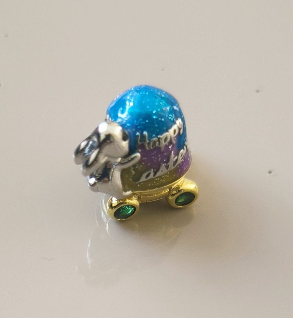 Charms zawieszka srebrna Królik Wielkanocny z Jajkiem S925