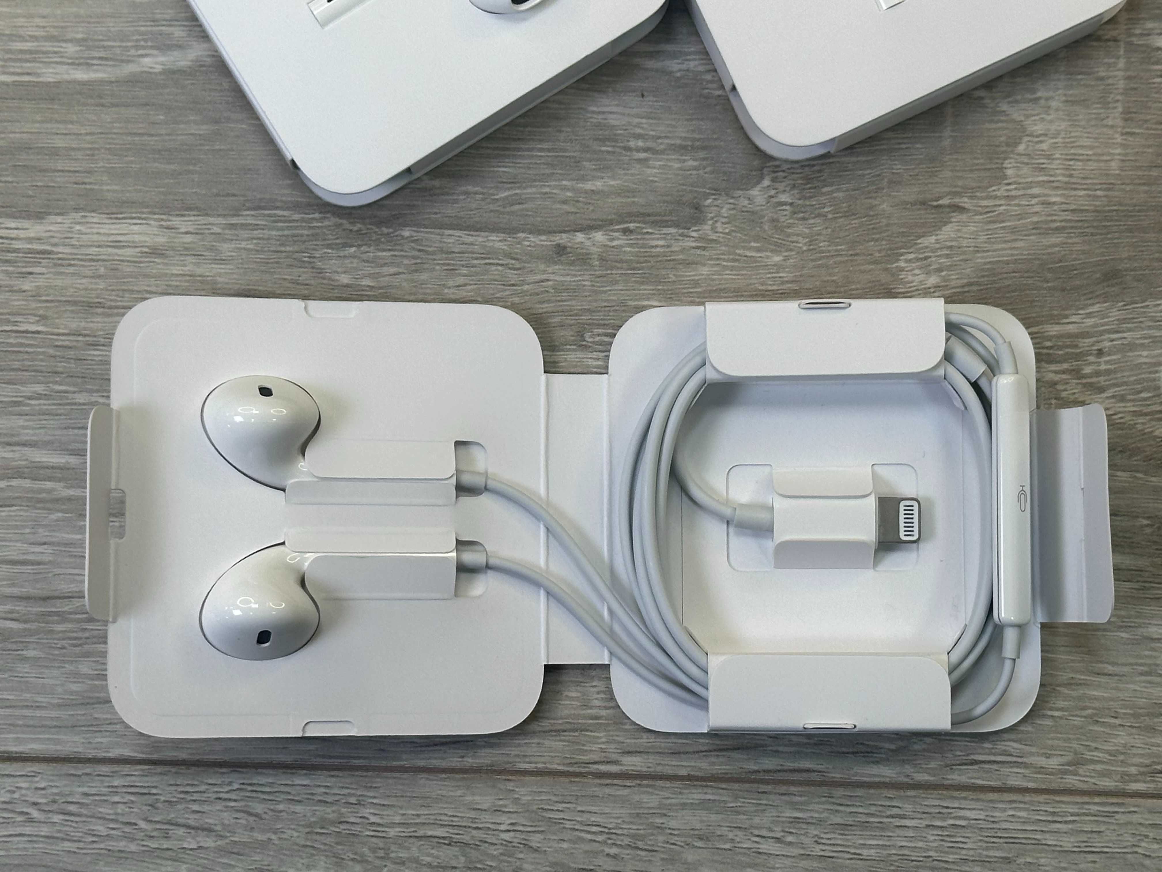 Навушники Apple iPhone EarPods with Mic Lightning