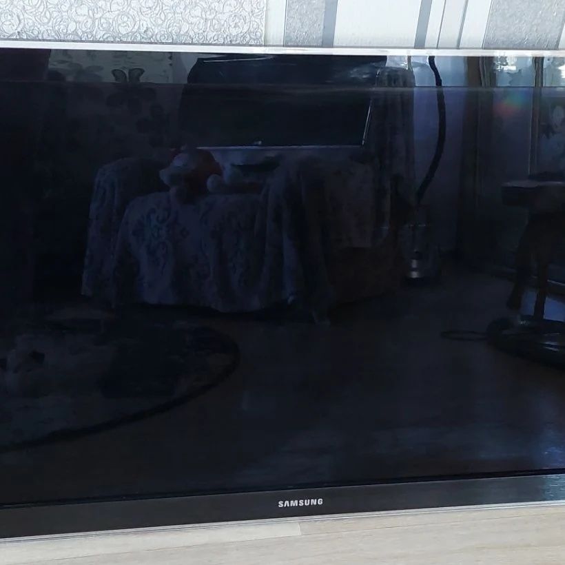 Телевізор Philips32' та Samsung46'