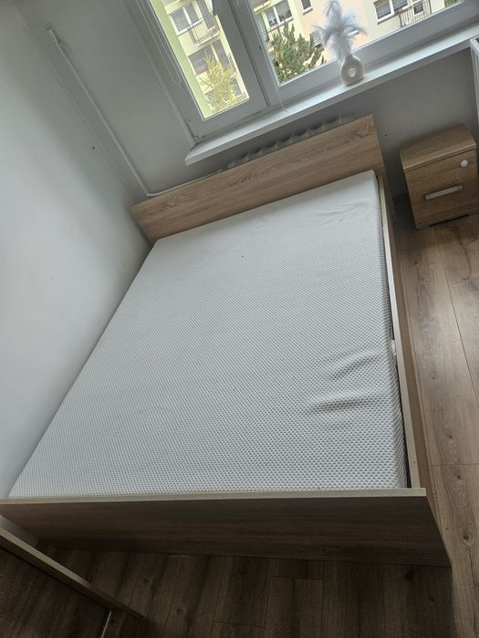 Łóżko małżeńskie / podwojne 180x200 z materacem