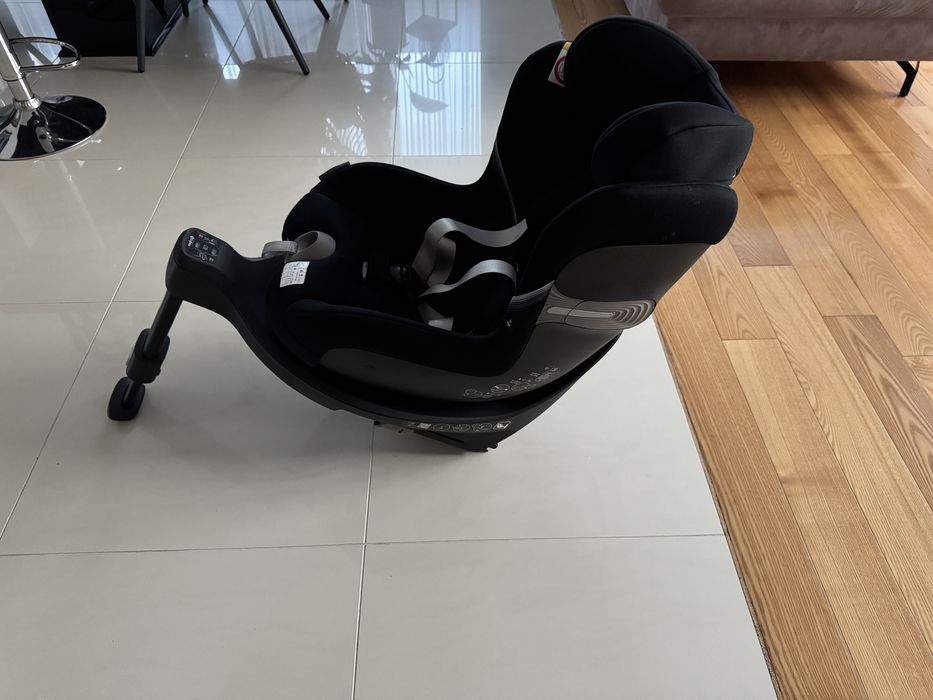 Fotelik z bazą Cybex Sirona SX-2 i-Size 0-18kg