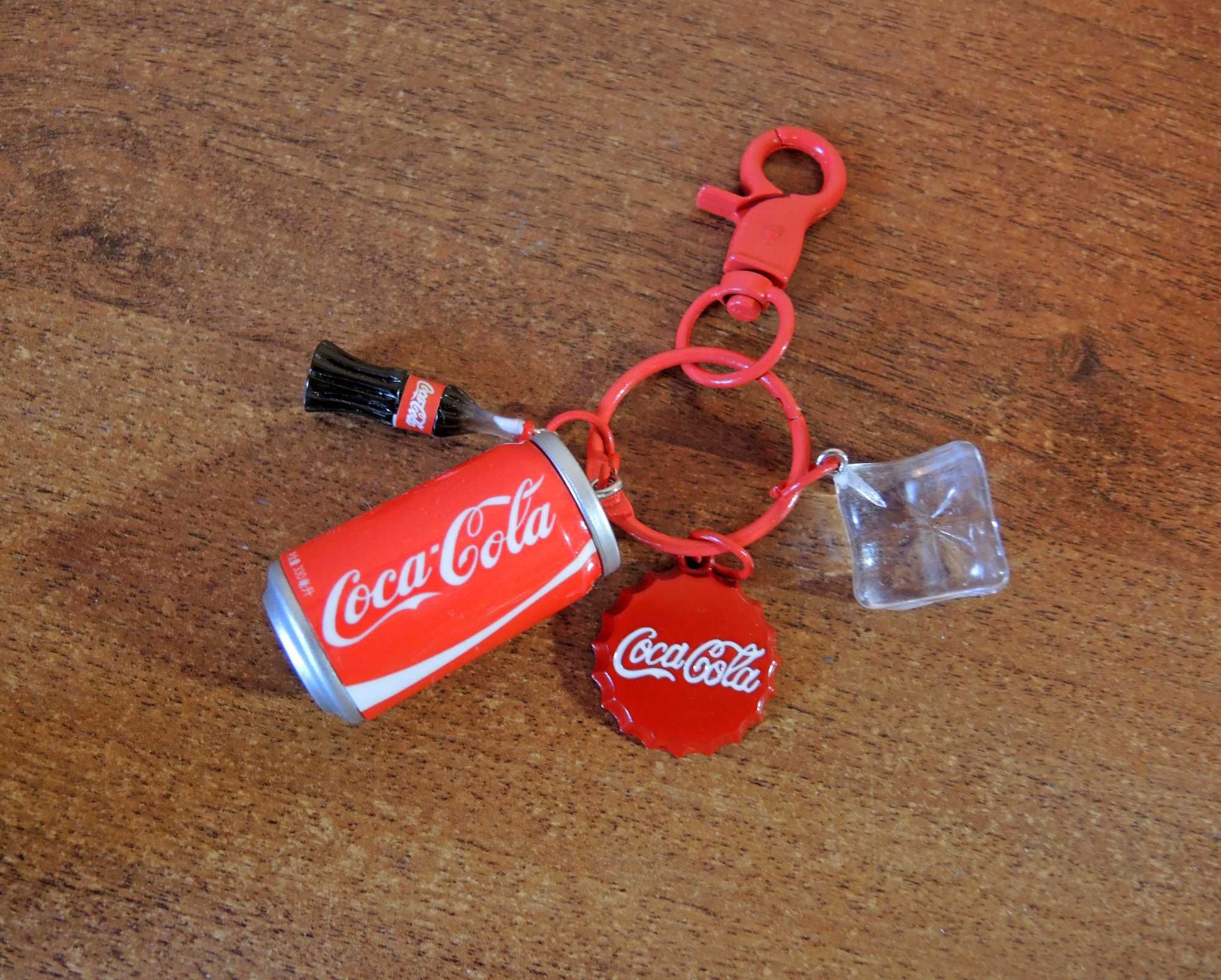 Брелок Coca Cola Кока Кола з 4 підвісками подарунок прикраса ключі