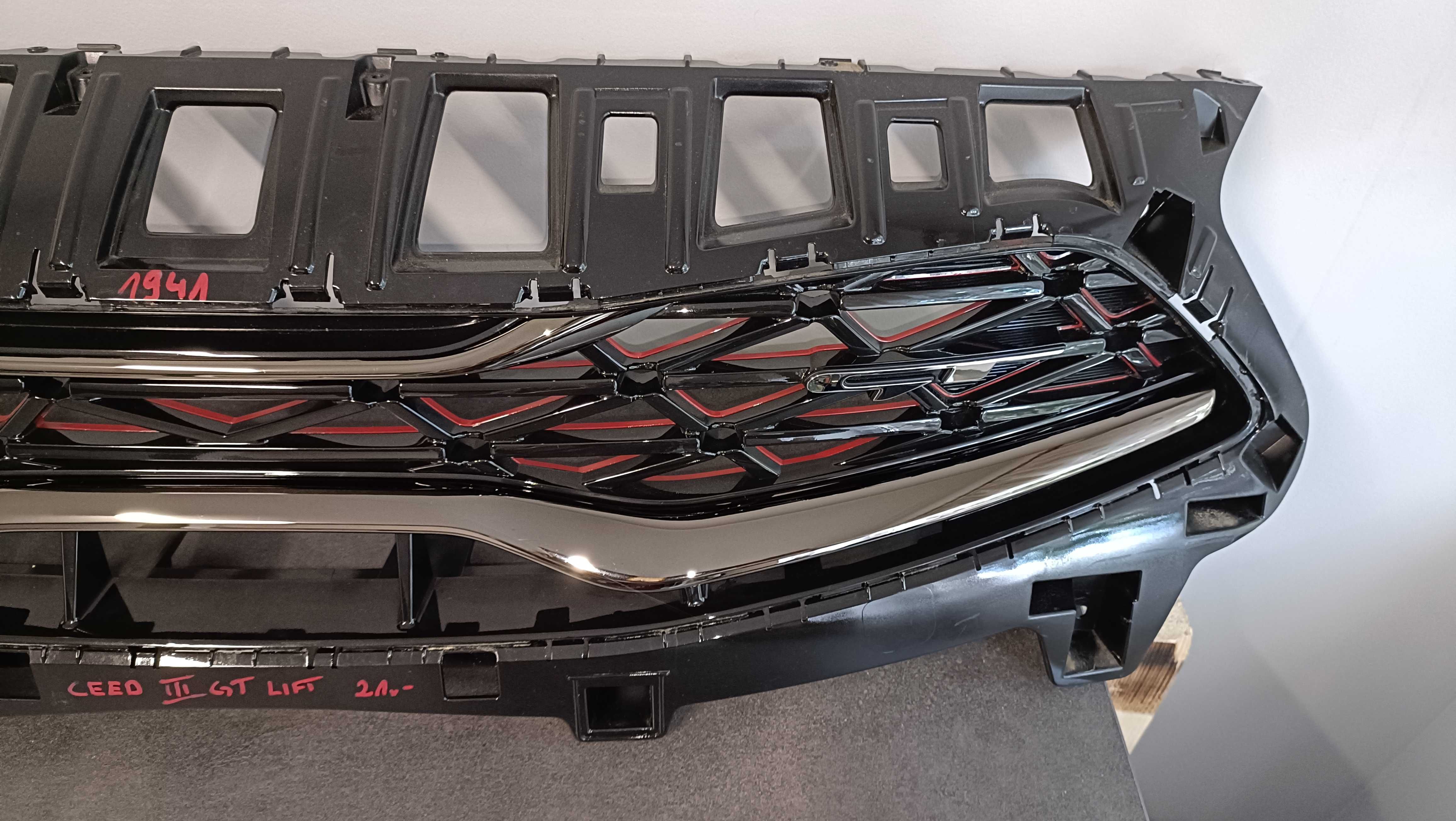 Kia Ceed 3 GT Lift Atrapa grill