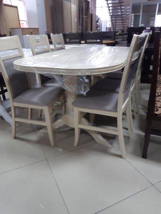 Столи розкладні на кухню, в зал