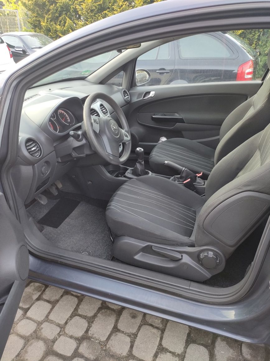 Opel Corsa D 2009 z Niemiec 1.3 CDTI klima