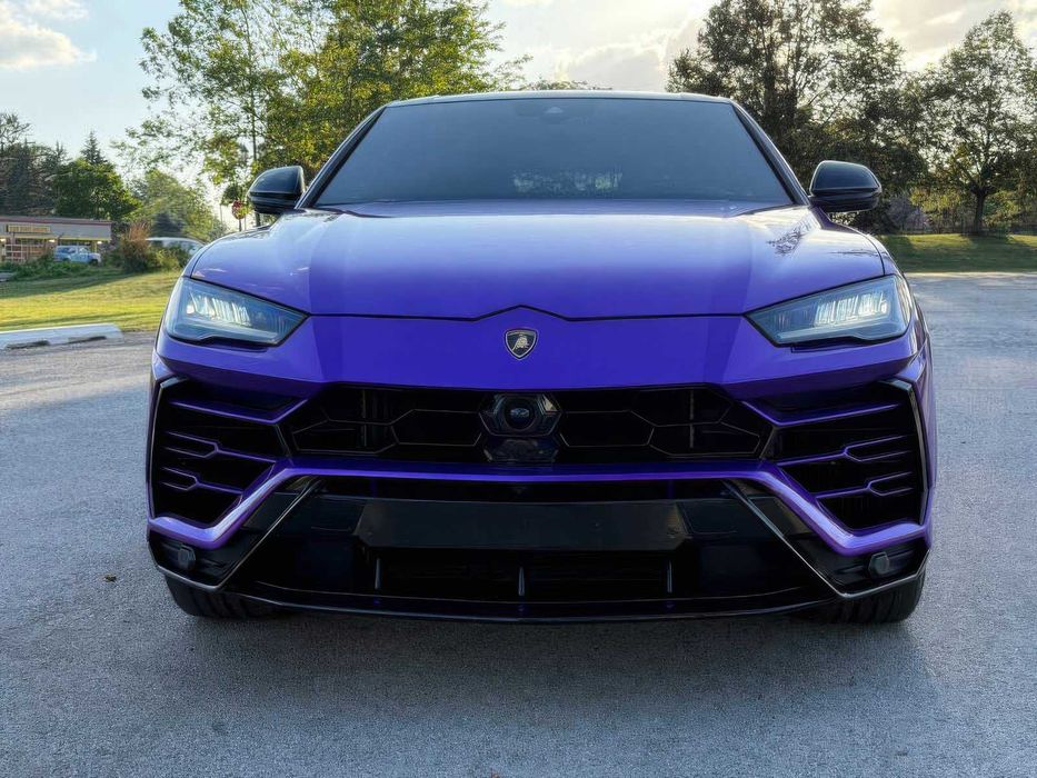 Lamborghini Urus      2022