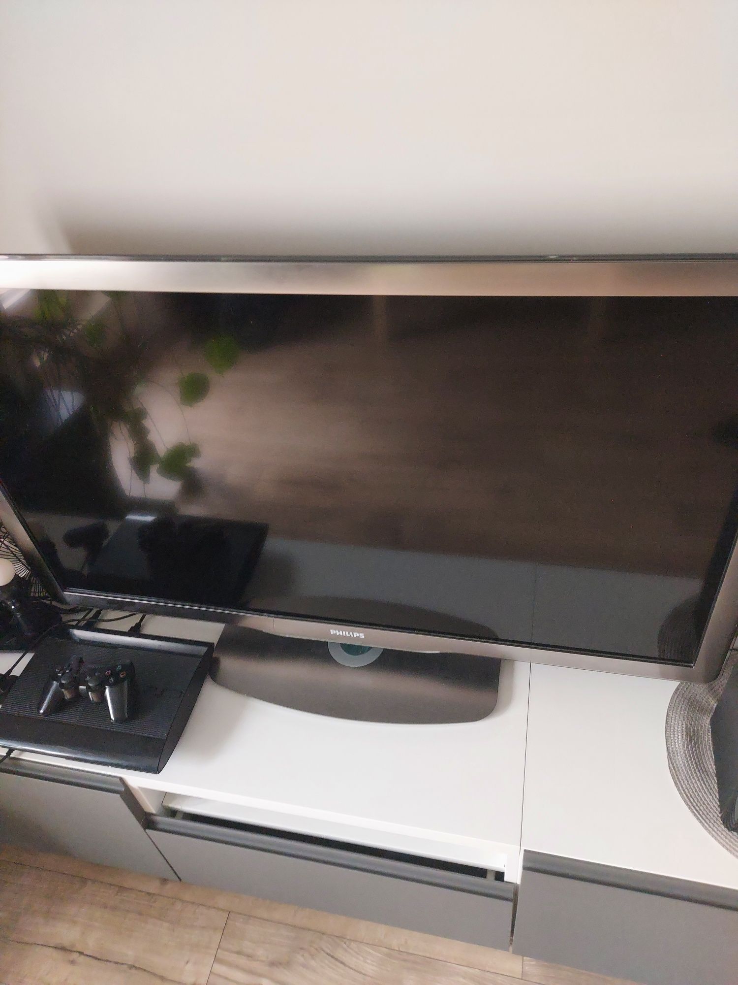 Telewizor Philips LCD 46 cali Ambilight oświetlany TV można powiesić