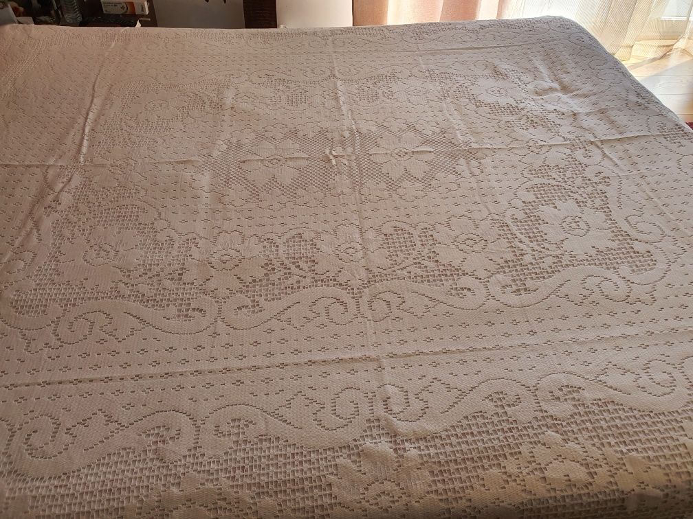 Colcha de renda casal