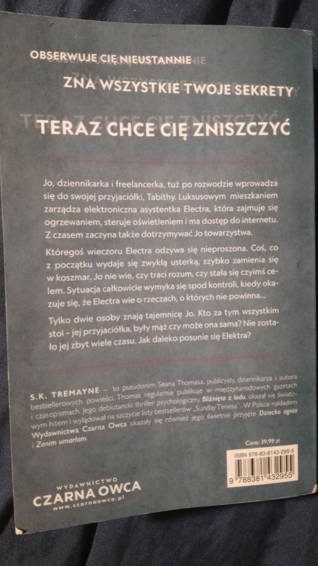 S.K. Tremayne Asystentka