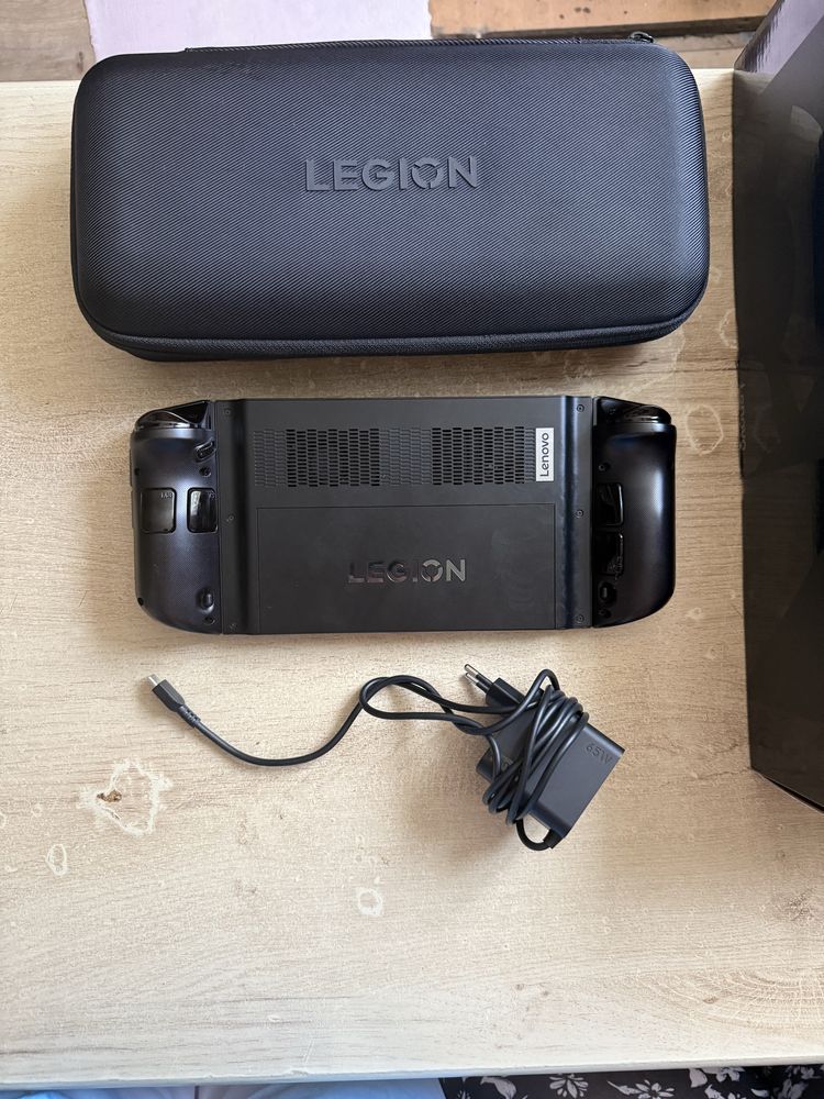 Lenovo Legion Go 2Tb 2lata gwarancji idealny stan