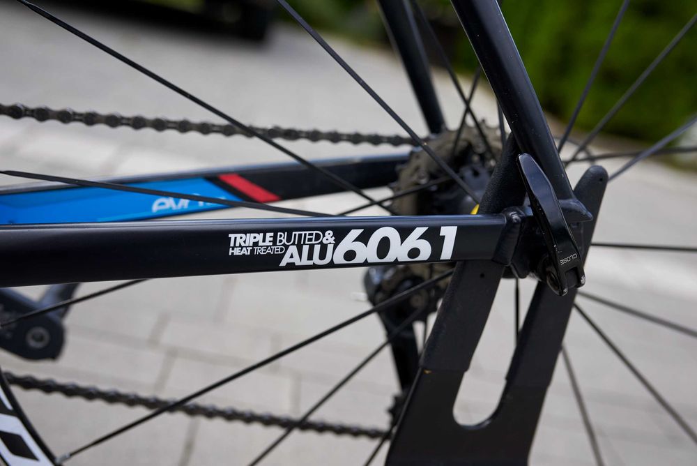 Rower B'TWIN ULTRA 720 AF szosa, CARBON widelec, 2 x11