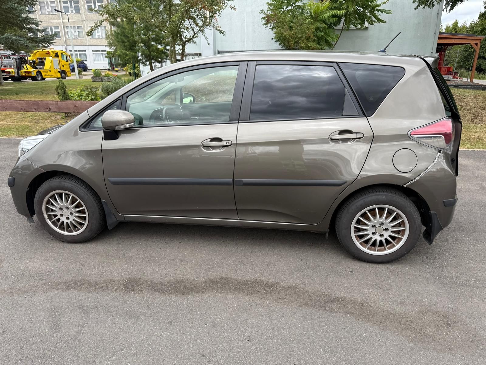 Toyota Verso S 1.4 D4D Lift navi kamera ładny Stan