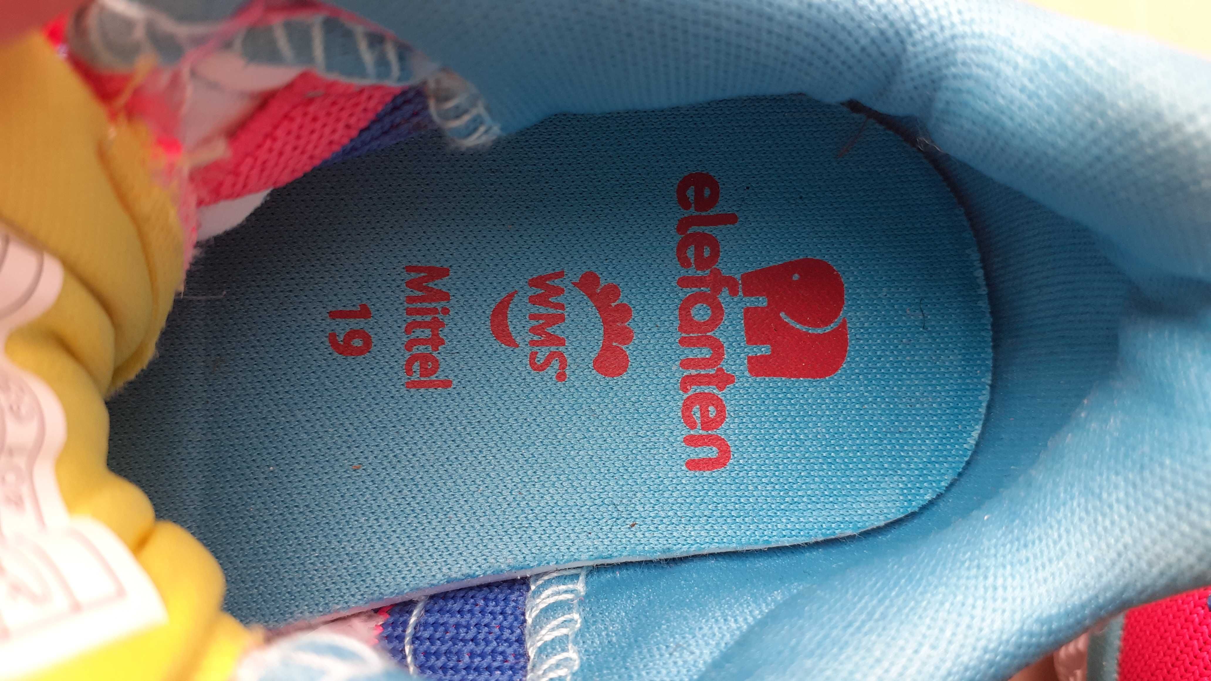 Кроссовки для девочки, размер 19, фирмы Elefanten