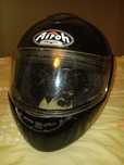Capacete da marca Airoh.