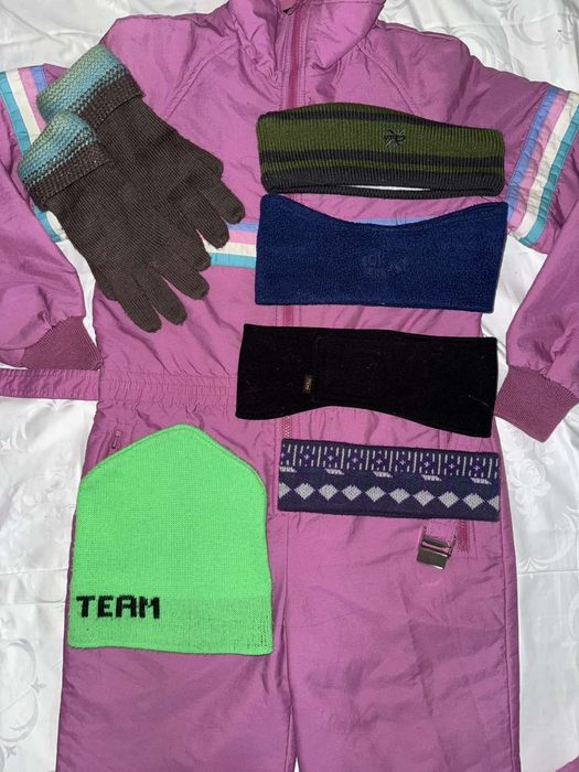 Лижний  рожевий жіночий костюм.