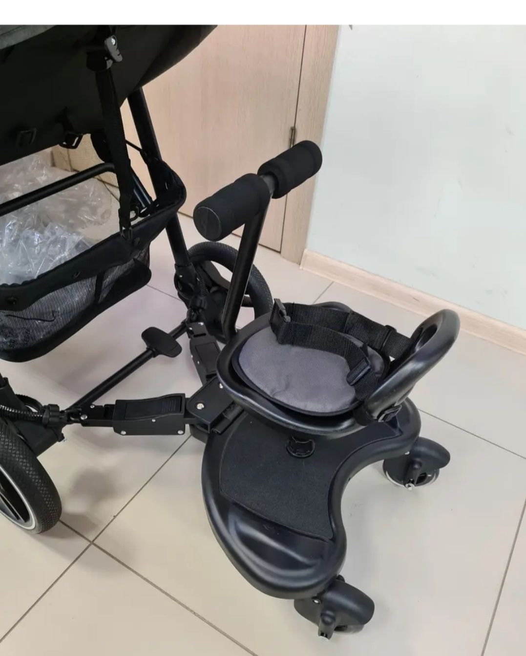 Підніжка  універсальна крісло  Carrello для другої дитини.