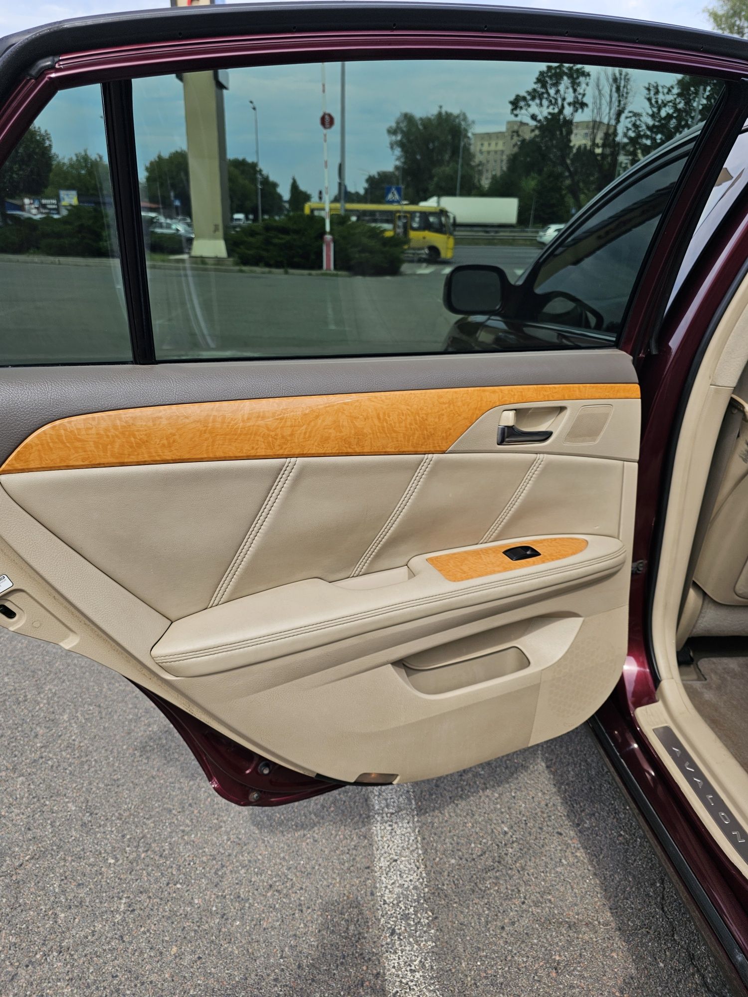 Toyota Avalon 2006