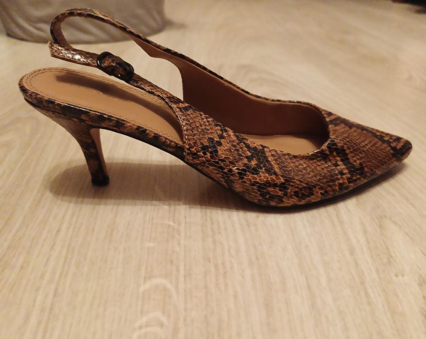 Czółenka Reserved Slingback we wzór skóry węża, r. 38