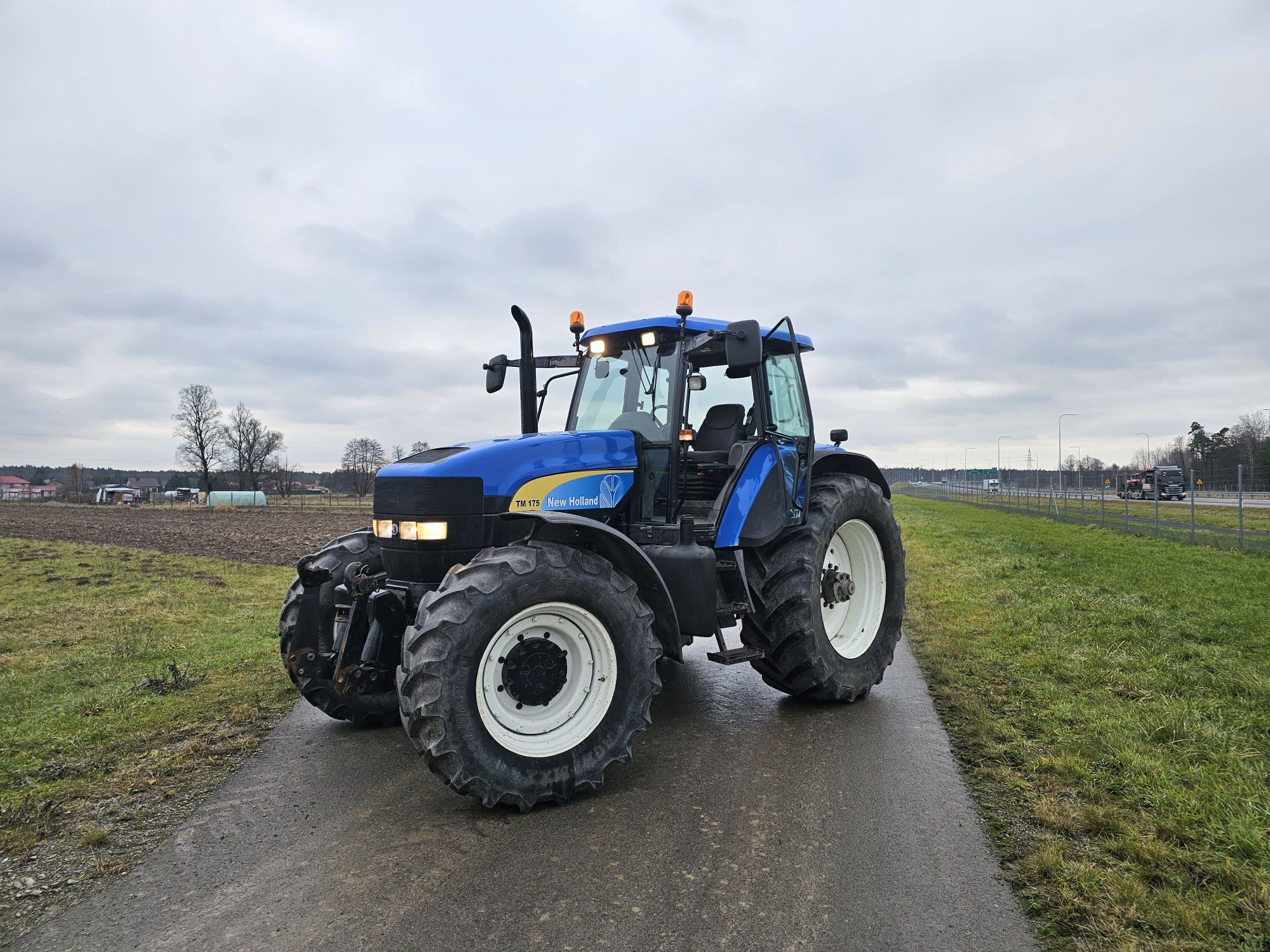 New Holland TM175