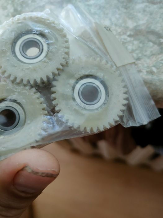 Шестереньки на підшипниках 2809 до елекровелека 6AN4023.на 36 зубів.