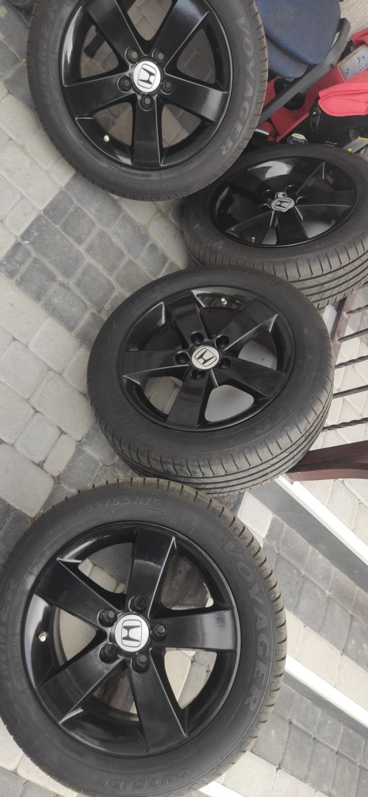 Продам диски оригінал Honda r16 + гума Voyager